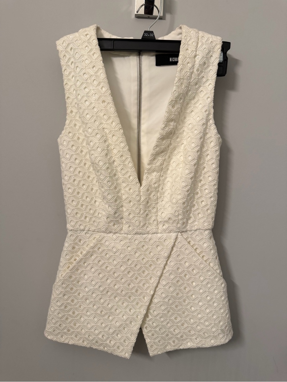 NICHOLAS - White Sleeveless Peplum Top